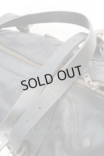 画像4: alfredoBANNISTER / ベルトストラップレザーボストンバッグ  ブラック O-25-09-04-038-al-ba-YM-ZT-MK001 (4)