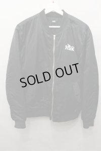 NieR CLOTHINGジャケット.バックパッチナイロンブルゾン /ブラック/ O-22-04-20-061-SE-ja-YM-ZT-M111