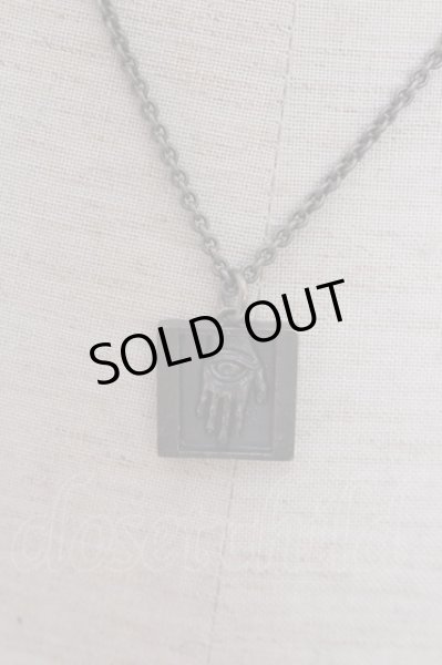 画像2: マダラニンゲン ネックレス.ハムサスクエアペンダントピューター /シルバー/- T-22-04-22-011-MA-ac-KN-ZT309 (2)