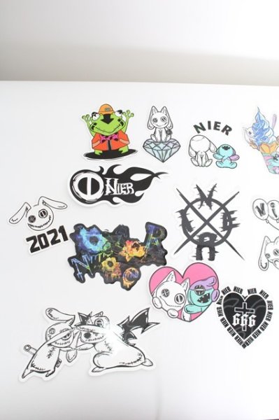 画像2: NieR CLOTHINGステッカー.20枚セット // O-22-07-07-060-SE-za-YM-ZT344 (2)