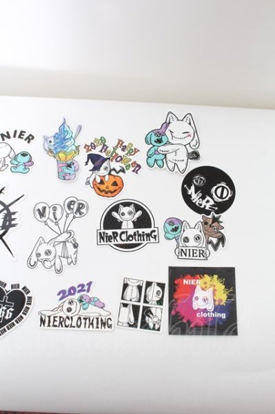 画像3: NieR CLOTHINGステッカー.20枚セット // O-22-07-07-060-SE-za-YM-ZT344 (3)