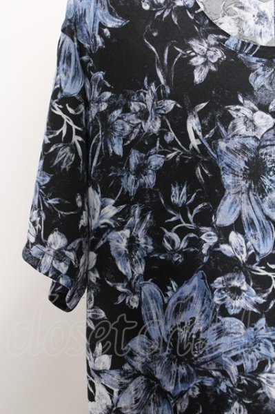 画像2: TORNADO MART Tシャツ.フラワープリント /ネイビー/M O-22-08-31-080-TO-ts-YM-ZT351 (2)