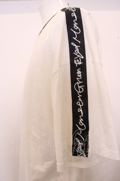 画像2: GreenEyedMonster Tシャツ.ロゴラベルBIG /ホワイト/ O-23-01-24-044-GR-ts-YM-ZT025 (2)
