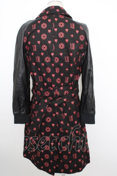 画像2: million dollar orchestra コート.heii monogram トレンチ /ブラック×レッド/1 T-23-01-25-008-MI-ja-KN-ZT-ML032 (2)