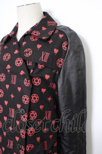 画像3: million dollar orchestra コート.heii monogram トレンチ /ブラック×レッド/1 T-23-01-25-008-MI-ja-KN-ZT-ML032 (3)
