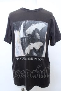 【SALE】GUERNIKA Tシャツ.DO YOU BELIEVE IN LOVE? /チャコール/M O-23-03-09-010-GU-ts-YM-ZT081