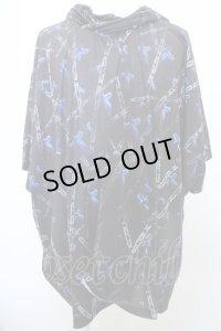 【セール】NO ID. BLACK ポンチョ.クロスチェーンプリントフーデッド /ブラック/ONE O-23-03-14-072-NO-to-YM-ZT024