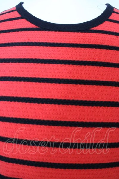 画像2: 5351pour les Hommes Tシャツ.チェーンボーダーメッシュクルーネック /レッドxブラック/2 O-23-06-30-061-53-ts-YM-ZT281 (2)