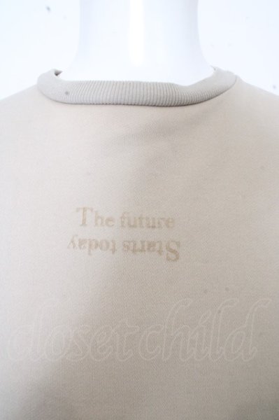 画像2: GOSTAR DE FUGA トレーナー.フェイクレイヤードシリコンプリントスウェット /ベージ/F O-23-06-30-134-GO-to-YM-ZT280 (2)