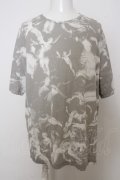 【WINTERセール】NO ID. BLACK / 宗教柄BIG Tシャツ O-23-10-28-025-NO-ts-YM-ZT041