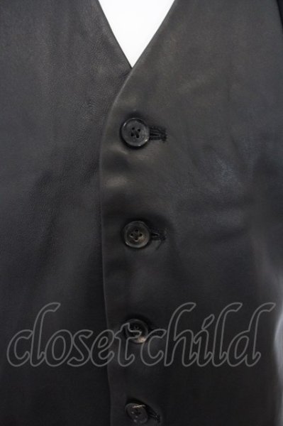 画像2: NO ID. BLACK / ラムレザー×TRストレッチベスト O-23-12-30-025-NO-to-YM-ZT-ML004 (2)