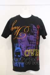 OVERDESIGN / LOVE HATEプリントBIG Tシャツ O-24-01-19-015-OV-ts-YM-ZT050
