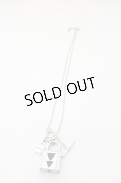 画像2: KMK(KINGLY MASK) / ダブルトライアングルロゴ南京錠ネックレス 70cm シルバー O-24-01-31-026-KM-za-YM-ZT414 (2)