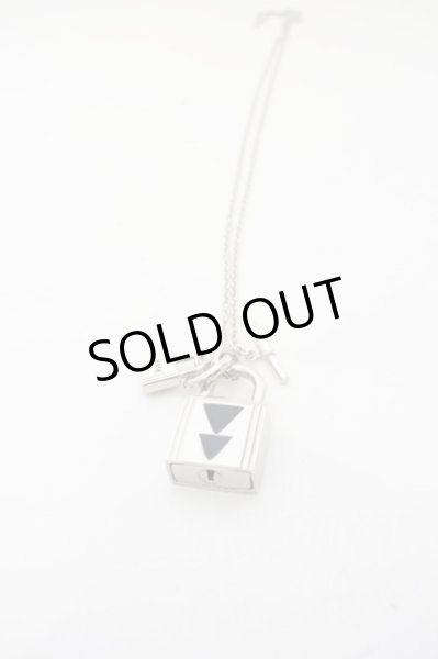 画像3: KMK(KINGLY MASK) / ダブルトライアングルロゴ南京錠ネックレス 70cm シルバー O-24-01-31-026-KM-za-YM-ZT414 (3)