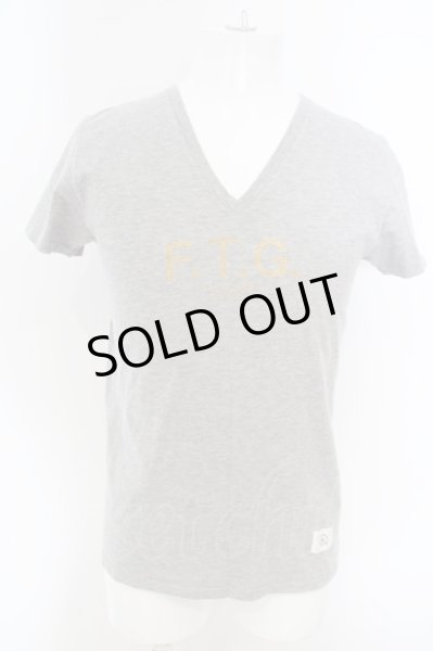 画像1: VANQUISH / F.T.G刺繍VネックTシャツ M グレー O-24-03-19-026-VA-ts-YM-ZT091 (1)