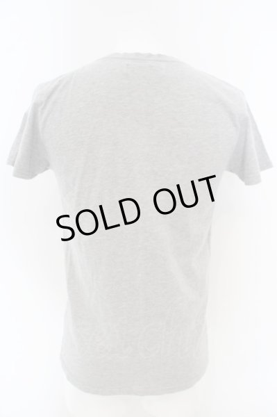 画像2: VANQUISH / F.T.G刺繍VネックTシャツ M グレー O-24-03-19-026-VA-ts-YM-ZT091 (2)