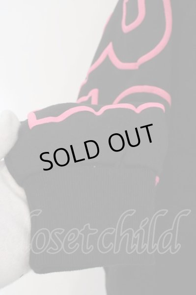 画像2: ATTI / 立体ワードプルパーカー F ブラック O-24-04-04-017-BE-to-YM-ZT078 (2)