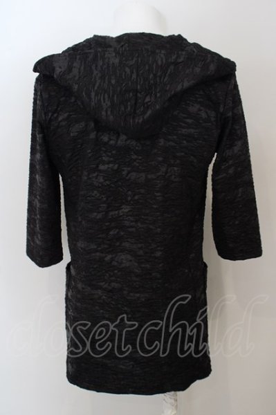 画像2: TORNADO MART / ランダムエンボス七分袖フード付きカーディガン M ブラック O-24-04-15-046-TO-to-YM-ZT174 (2)