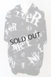 NieR CLOTHING / NieR LOGO総柄半袖パーカー  ブラック O-24-04-26-017-NC-to-YM-ZT483