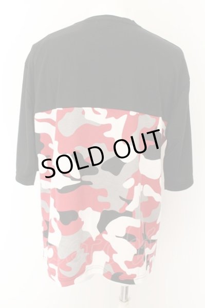 画像2: CavariA / 迷彩切替Tシャツ 46 ブラックxレッド O-24-05-21-059-Ca-ts-YM-ZT340 (2)