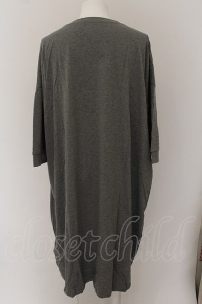 画像2: unrelaxing / オーバーサイズスクエア切替カットソー F グレー O-24-05-26-053-un-to-YM-ZT188 (2)