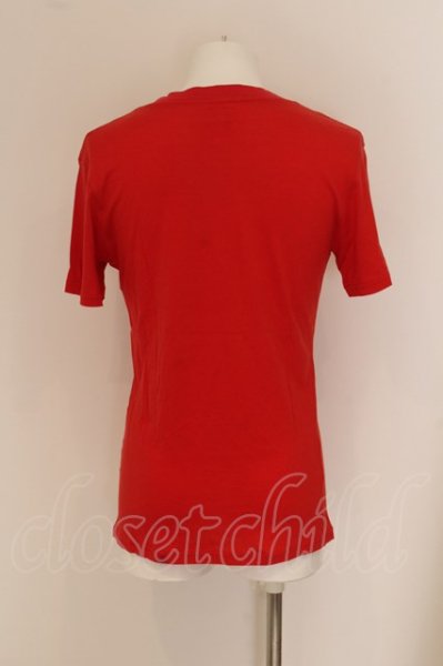 画像2: MENTAL / コットンストレッチVネックTシャツ  レッド O-24-07-06-016-ME-ts-YM-ZT012 (2)