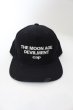 画像1: Moonage Devilment（清春） / GRAPHIC FLAT VISOR type A キャップ F ブラック O-24-09-16-060-MO-za-YM-ZT133 (1)