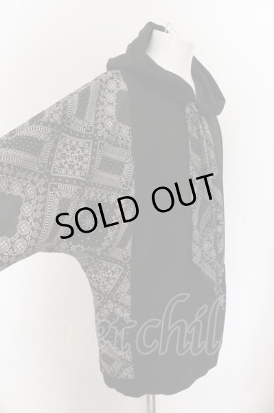 画像2: NO ID. BLACK / スカーフストリングドルマンスリーブパーカ ONE ブラック O-24-09-25-027-NO-to-YM-ZT419 (2)