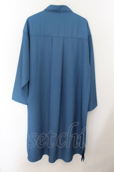 画像2: NO ID. BLACK / BIGロングミリタリーシャツ ONE ブルー O-24-09-26-021-NO-sh-YM-ZT081 (2)