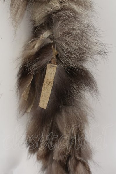 画像2: GOSTAR DE FUGA / フォックスファーマフラー ベージュ O-24-10-10-108-GO-za-YM-ZT-MK001 (2)