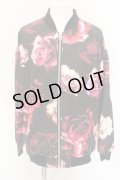 【WINTERセール】CIVARIZE / 薔薇柄ブルゾンジャケット 46 ブラックｘレッド O-24-10-11-031-CI-ou-YM-ZS