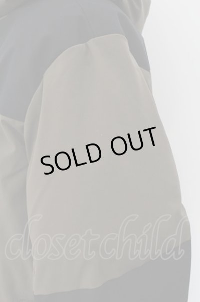 画像2: CavariA / 中綿マウンテンパーカー 44 カーキxブラック O-24-11-13-046-Ca-ou-YM-ZT-M008 (2)