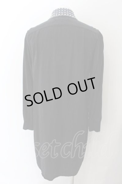 画像4: Roen / スタッズ襟スカル刺繍タックロングシャツ  ブラック O-24-11-13-054-Ro-sh-YM-ZT287 (4)