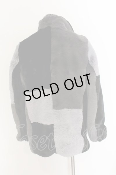 画像4: NO ID. BLACK / フェイクファーパッチワークブルゾン　ジャケット 1 ブラックｘグレー O-24-12-30-001-NO-ou-YM-ZT0104-A (4)