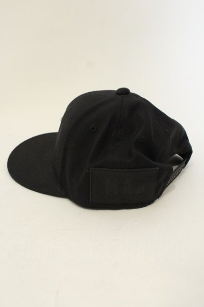 画像3: Moonage Devilment / レザーパッチ刺繍フラットバイザーキャップ Sword  ブラックｘホワイト O-25-01-17-045-Mo-za-YM-ZT221 (3)