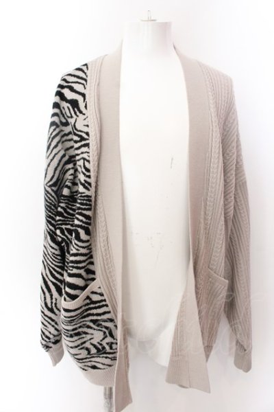 画像1: GLIMCLAP / Asymmetry pattern collar-less sweater カーディガン L ベージュ O-25-02-12-022-CL-to-YM-ZT020