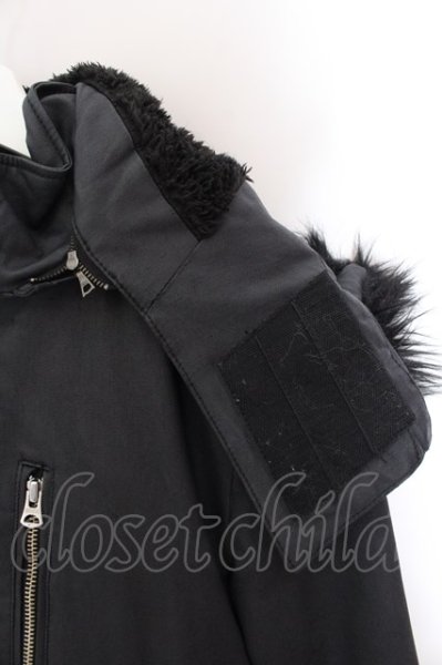 画像2: CIVARIZE / Arsenalファー付きコーティングモッズコート 44 ブラック O-25-02-15-005-CI-ou-YM-ZT-M010 (2)