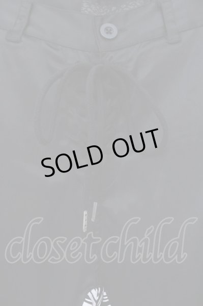 画像2: Xfrm / バーコードサテンサルエルレースアップパンツ 2 ブラックｘホワイト O-25-02-23-016-Xf-pa-YM-ZT039 (2)