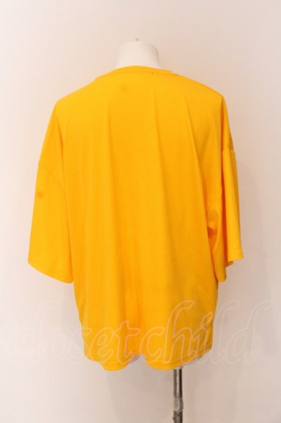 画像2: NO ID. / ドロップショルダードレープBIG Tシャツ ONE イエロー O-25-03-13-048-NO-ts-YM-ZT248 (2)
