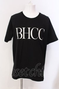 BLACK HONEY CHILI COOKIE / B.H.C.C 2020 Big Logo Tシャツ 2 ブラック O-25-03-20-003-BL-ts-YM-ZT338