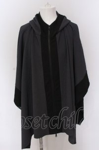 NO ID. BLACK / ドローストリングスフーデッドポンチョ ONE グレー O-25-04-04-007-NO-ja-YM-ZT246