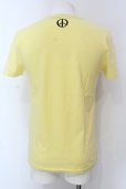 画像2: NO ID. / PEACE VネックTシャツ 1 イエロー O-25-04-06-040-NO-ts-YM-ZT267 (2)