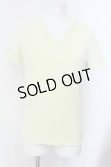 NO ID. / ディープVネックカラーTシャツ 1 ネオンイエロー O-25-04-06-041-NO-ts-YM-ZT267