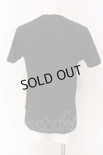 画像2: Black by VANQUISH / ボックスプリントVネックTシャツ M ブラック O-25-04-10-046-Bl-ts-YM-ZT144 (2)