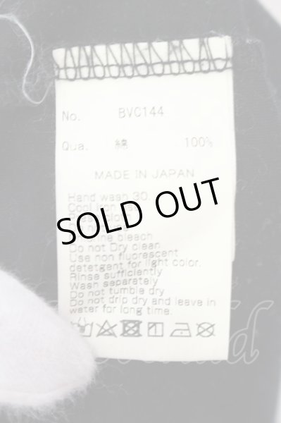 画像3: Black by VANQUISH / ボックスプリントVネックTシャツ M ブラック O-25-04-10-046-Bl-ts-YM-ZT144 (3)