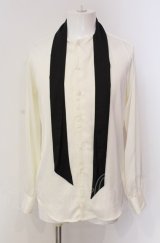 BUFFALO BOBS / TIE A TIE（タイアタイ）スカーフ付きサテンとろみシャツ 1-2 ホワイトｘブラック O-25-05-18-043-BU-sh-YM-ZT0521A