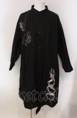 NO ID. BLACK / BIGロングプリントシャツ ONE ブラック O-25-05-18-029-NO-sh-YM-ZT0521A