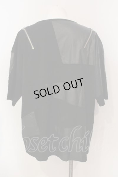 画像2: CIVARIZE / PUレザー切り替えパッチワークショルダーZIP Tシャツ F ブラック O-25-05-25-014-CI-ts-YM-OS