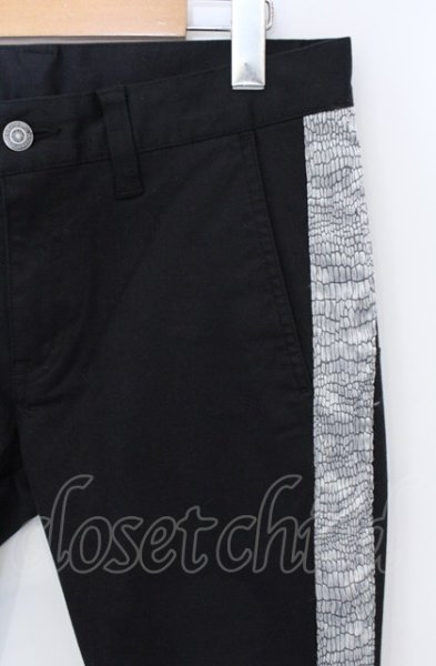 画像2: TORNADO MART / プレミアムフィットストレッチサテンスキニーラインパンツ S ブラックｘシルバー O-25-05-31-083-TO-pa-YM-ZT340 (2)