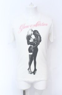 CHARM CULT / GLAM ADDICTION　TWINS Tシャツ 1 ホワイト O-25-05-31-018-CH-ts-YM-ZT0603A